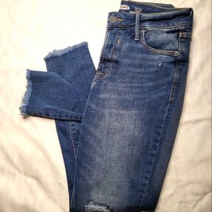 OLD Navy Rockstar Supper Skinny High Rise DarkBlue Wash Lightly Distressed Jeans